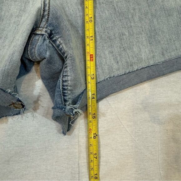 EXPRESS Women’s High Rise Hyper Stretch Light Blue Washed Out Denim Shortie Sz 6 - Picture 6 of 9